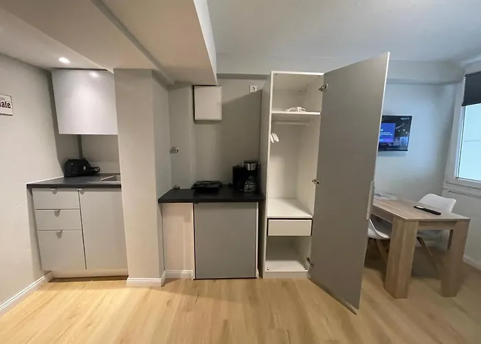 Suesses Kleines Und Zentrales Apartment Fuer Zwei Personen Mitten In Hamburg